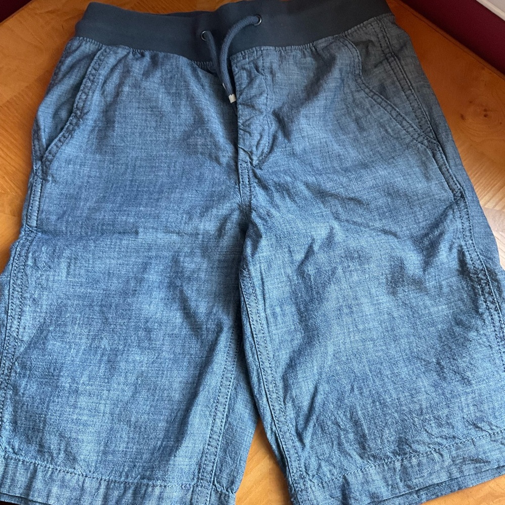 Gap boys xl chambray blue shorts